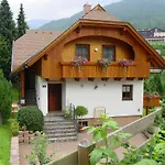 Apartament Haralds *